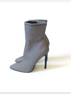 Steve Madden Lovely Fishnet Sock Ankle Boots 10